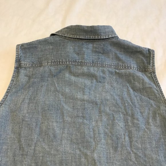 LAUREN Ralph Lauren women's sleeveless denim button down shirt - Picture 5 of 9